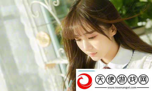 一面膜胸口一面吃下部位片段另类风格引爆流量