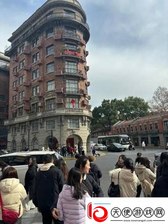 大学生谈兼职给韩国人拍照