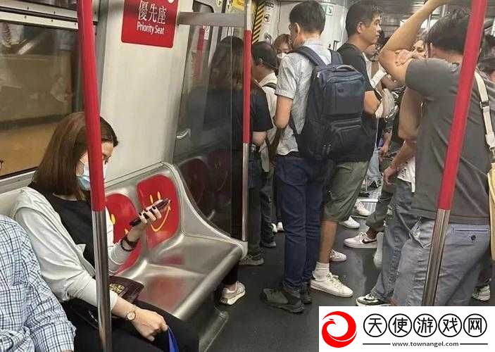 地铁太挤有人顶着怎么防知乎