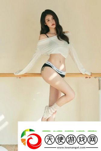 中午妈妈在厨房做饭