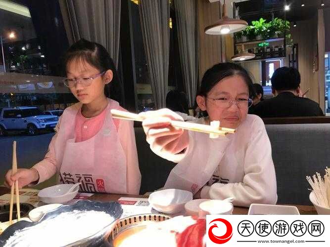 小孩半夜喂姐姐吃萝卜好吗