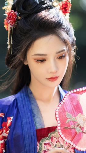 丰满的 子2理伦身曲线，身材曲线的极致审美，网友：这谁顶得住诱惑！