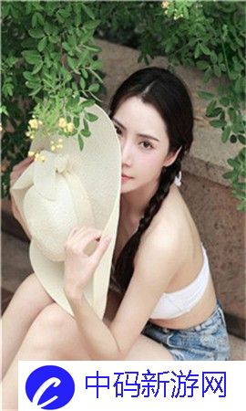 年轻夫妻把小孩哄睡后开监控