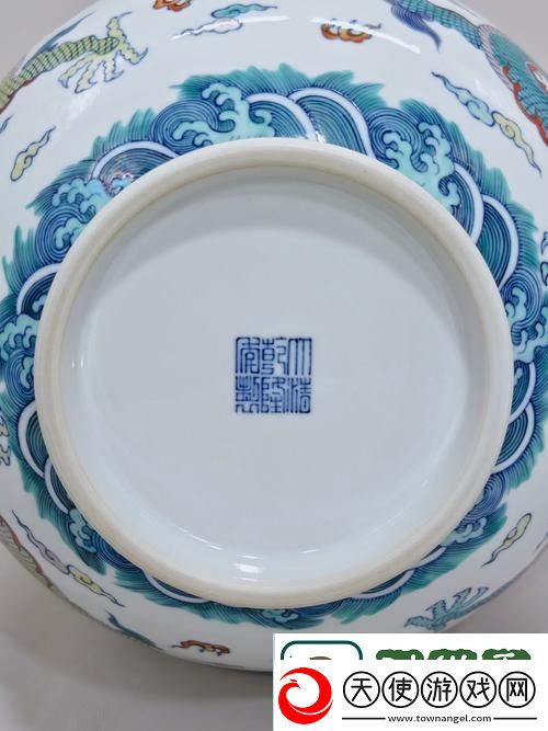 小燕子乾隆双龙戏珠