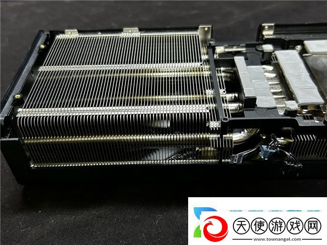 炫酷来袭耕升GeForceRTX5070Ti炫光·超OC带来超高性能
