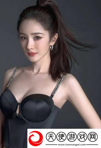 一面膜胸口一面吃下部位片段，美容新姿势引热议！网友：完美的双重享受！