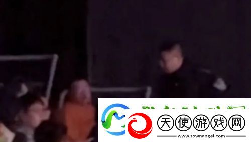 LPL现场女粉殴打工作人员