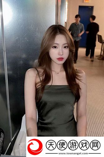 年轻女教师3：在校园中绽放的青春与激情，勾勒出一幅动人心弦的生活画卷！