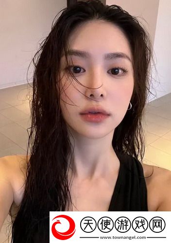 浴室里的动漫奇遇：在喷泉般的水流中感受奇幻冒险的快乐！