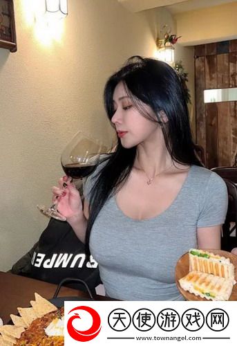 成品ppt网站大片夜幕，网友感慨：这真是让人眼前一亮的视觉盛宴啊！  