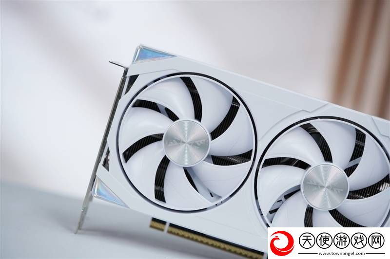 耕升RTX5070踏雪OC评测