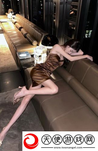 《隔壁女邻居3》中文，网友热议：邻里关系的新奇探讨，真是让人捧腹大笑！