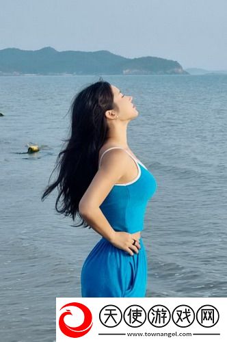 李老汉与儿媳小雪的奇趣家庭故事，网友感叹：这俩人的背景真是耐人寻味啊！