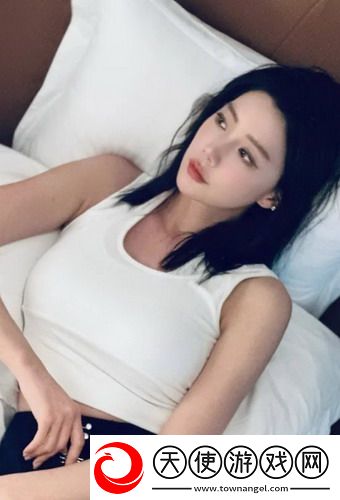 绝色儿媳在线观看免费版电视剧：让人心醉神迷的家庭伦理大戏，情感纠葛与人性考验交织而成的精彩故事！